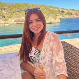Meet your Posher, Lynaida